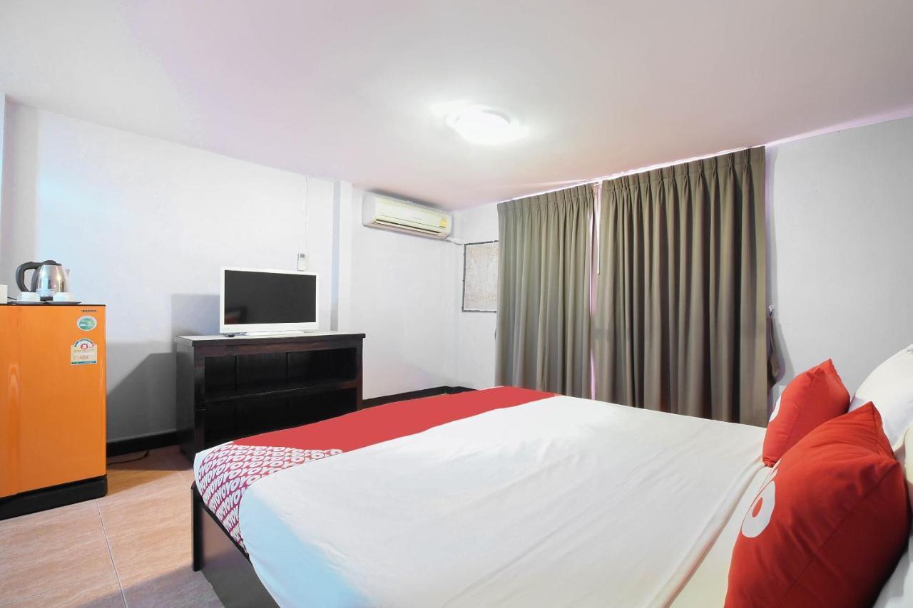 Oyo 963 Sunshine Guesthouse Pattaya Buitenkant foto