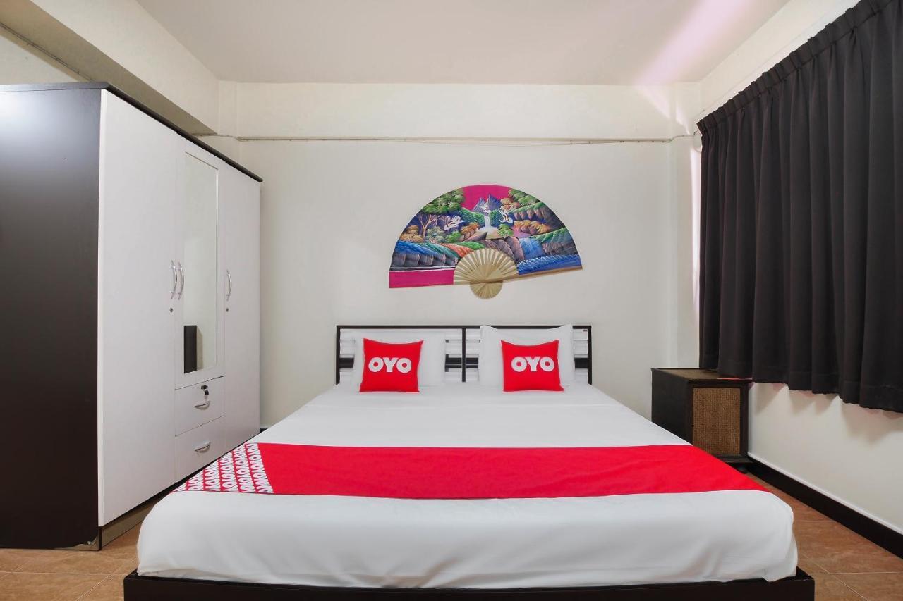Oyo 963 Sunshine Guesthouse Pattaya Buitenkant foto