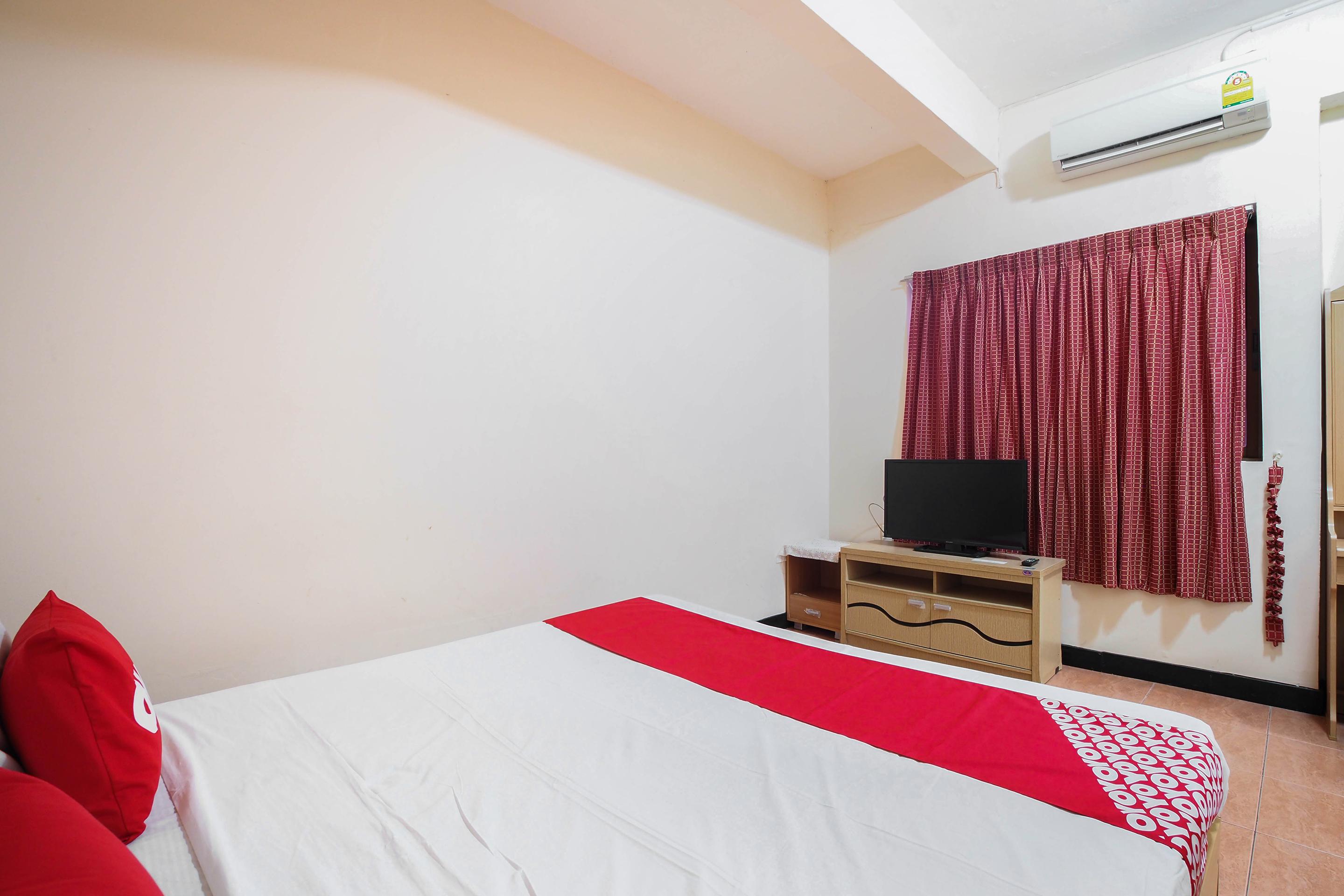Oyo 963 Sunshine Guesthouse Pattaya Buitenkant foto