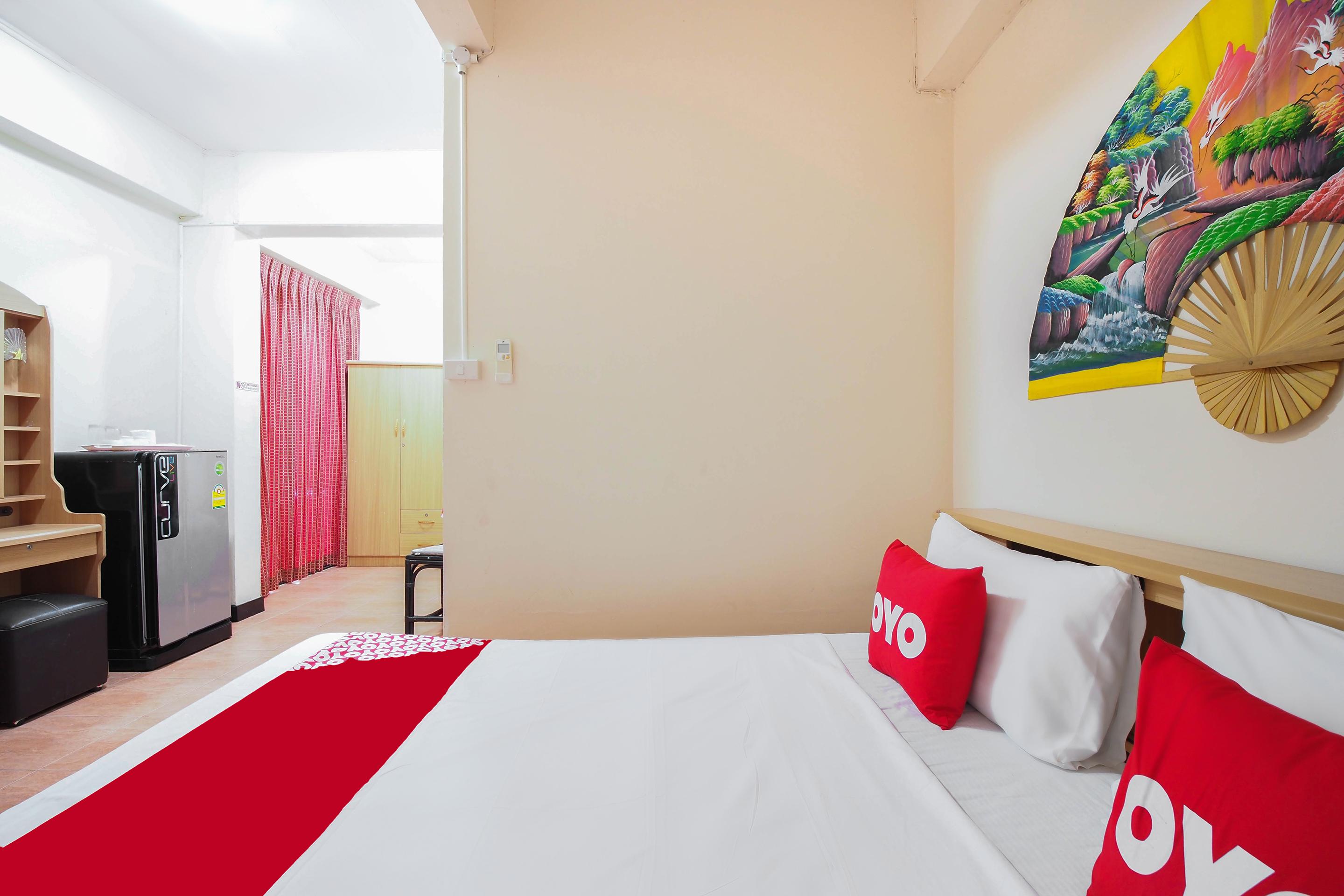 Oyo 963 Sunshine Guesthouse Pattaya Buitenkant foto