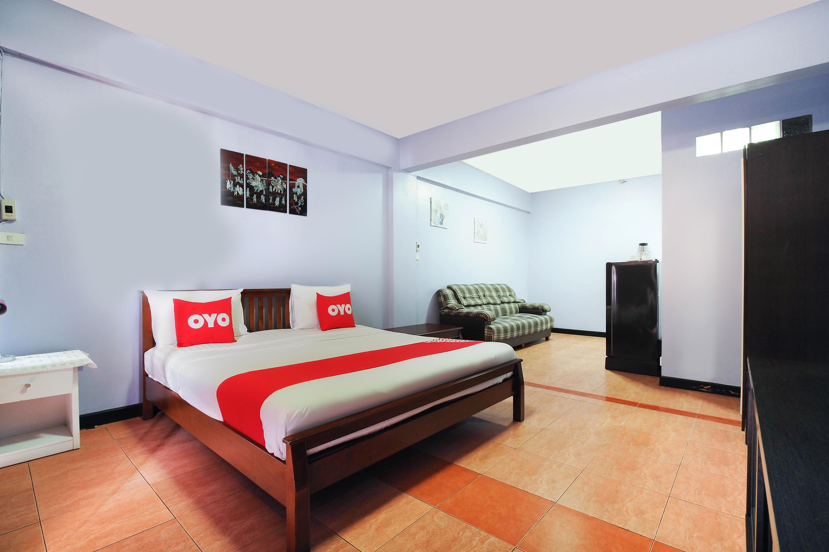 Oyo 963 Sunshine Guesthouse Pattaya Buitenkant foto