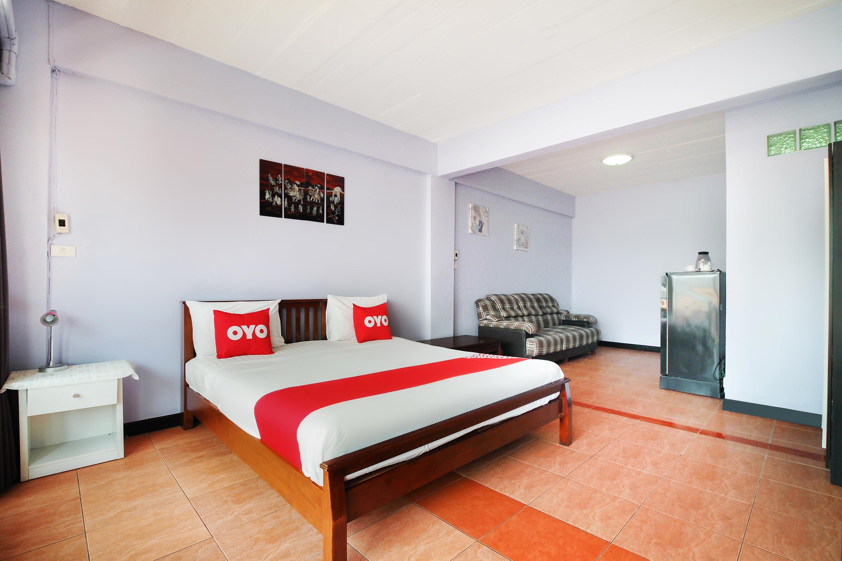 Oyo 963 Sunshine Guesthouse Pattaya Buitenkant foto