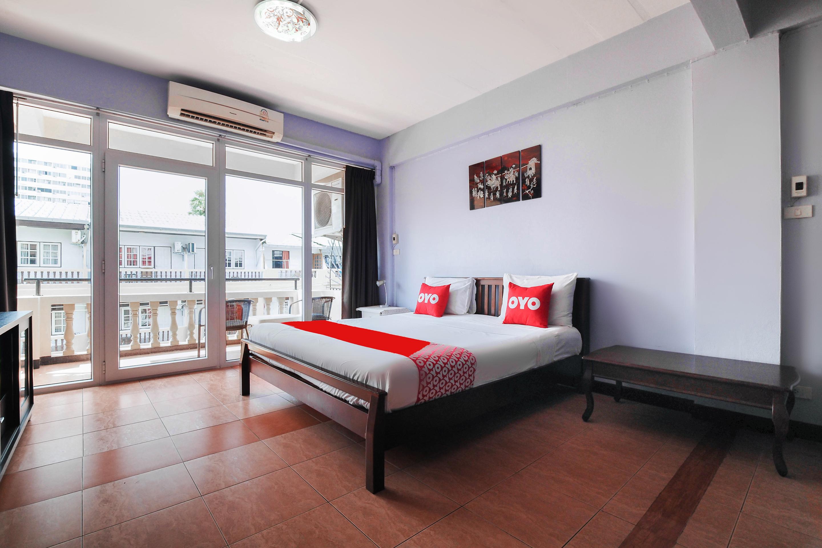 Oyo 963 Sunshine Guesthouse Pattaya Buitenkant foto