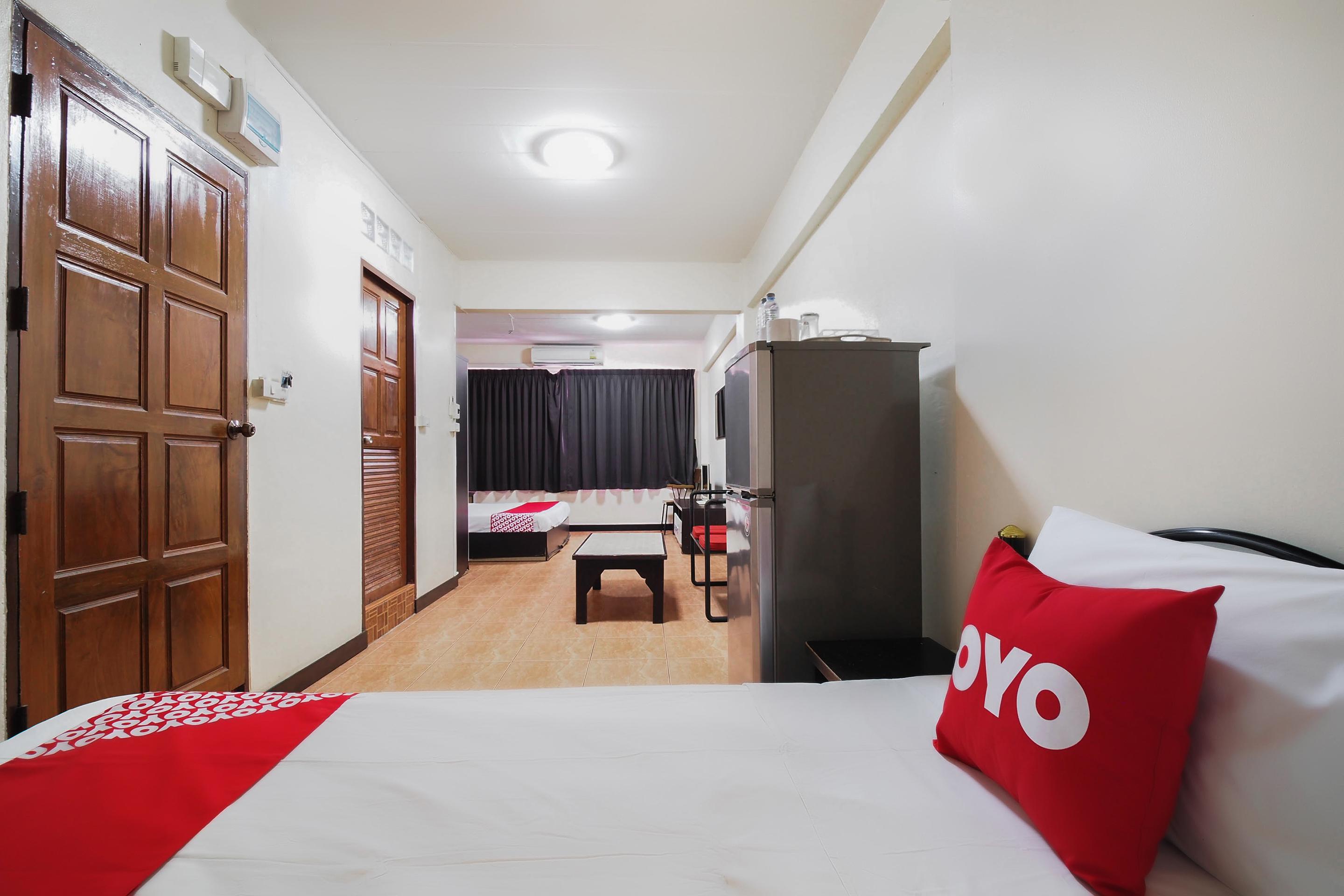 Oyo 963 Sunshine Guesthouse Pattaya Buitenkant foto