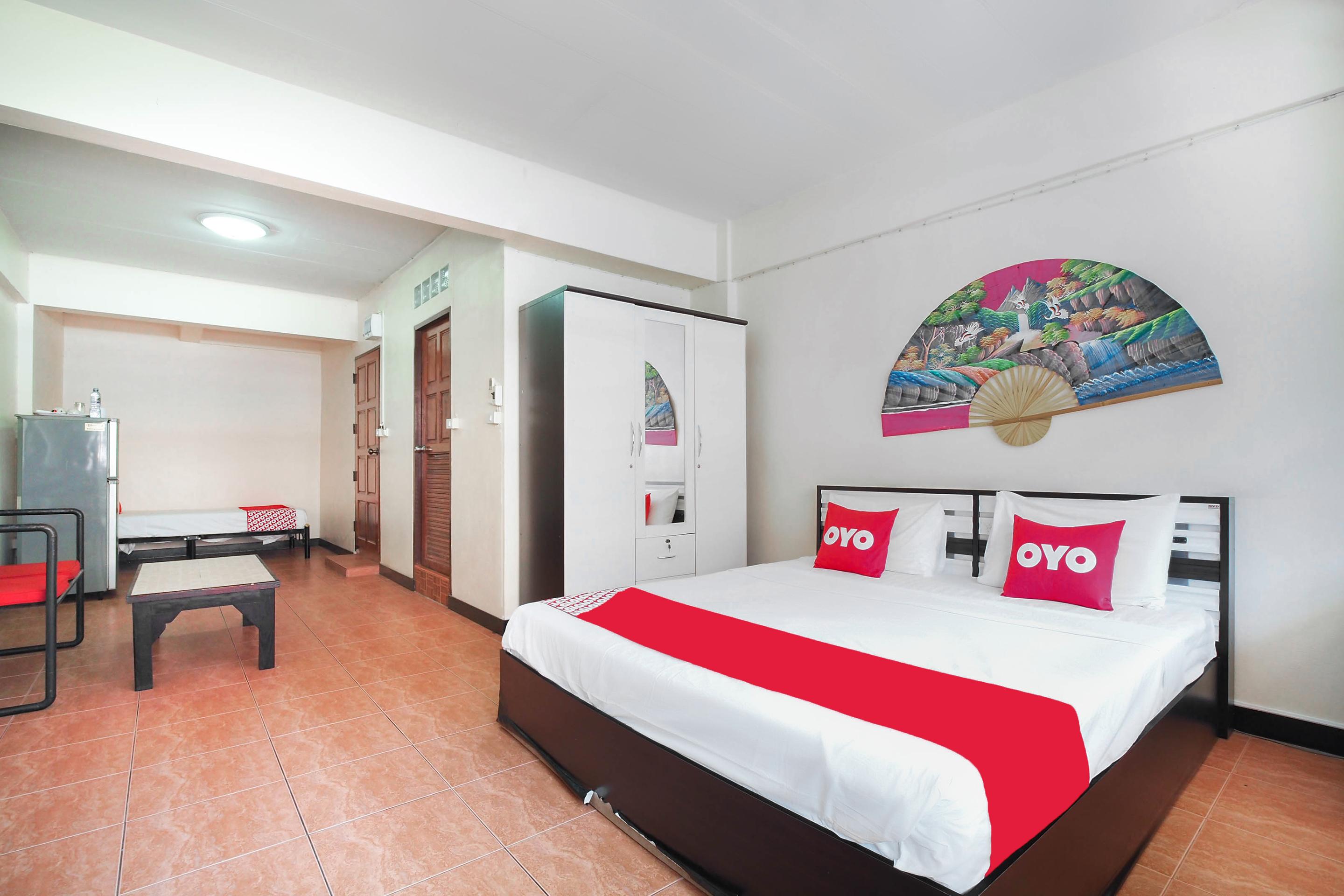 Oyo 963 Sunshine Guesthouse Pattaya Buitenkant foto
