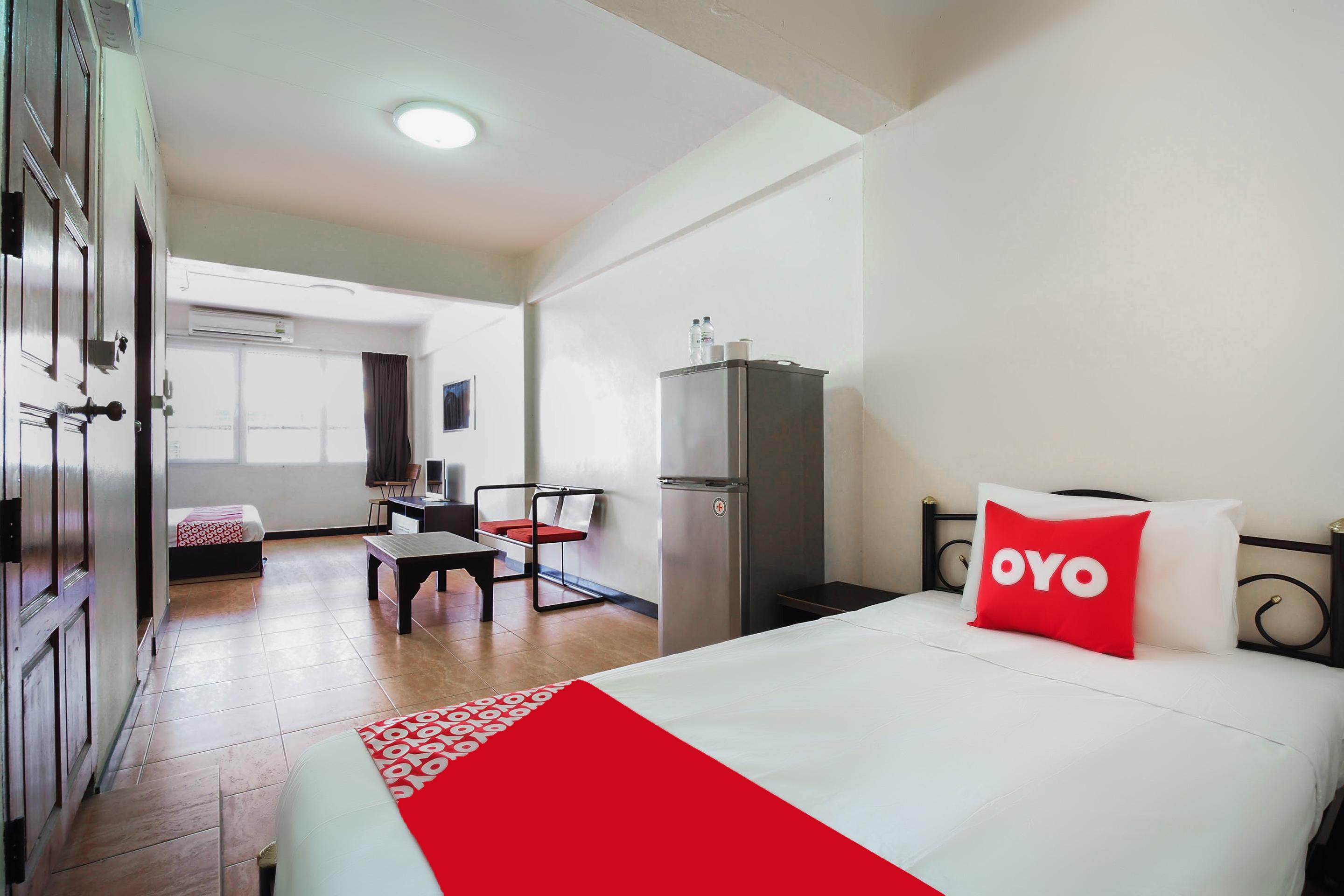 Oyo 963 Sunshine Guesthouse Pattaya Buitenkant foto