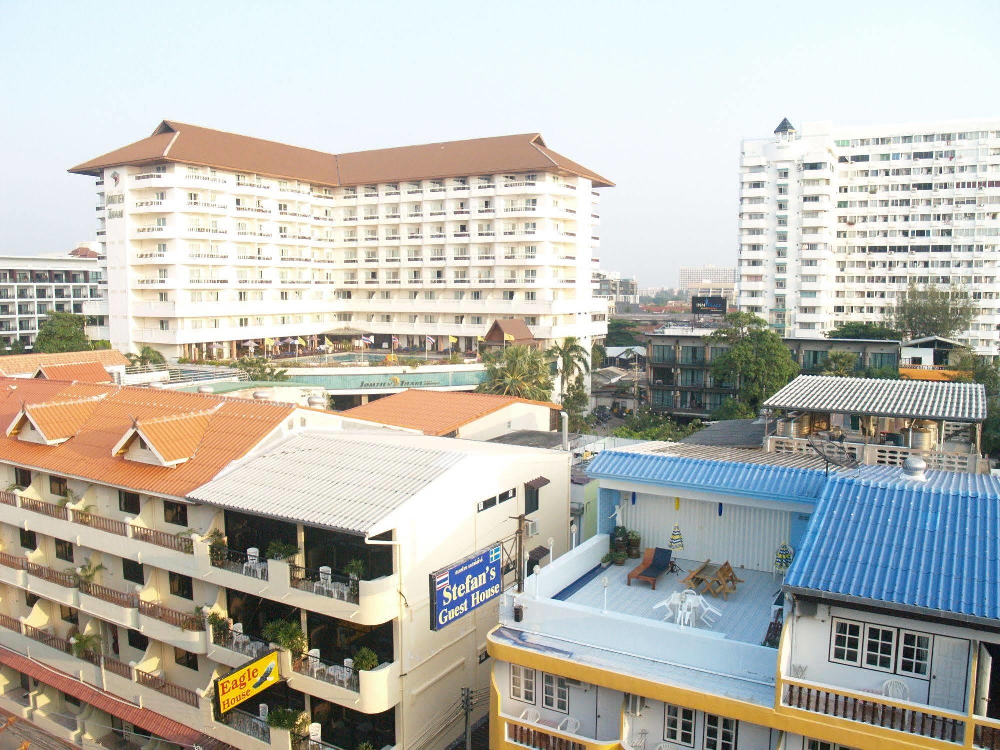 Oyo 963 Sunshine Guesthouse Pattaya Buitenkant foto