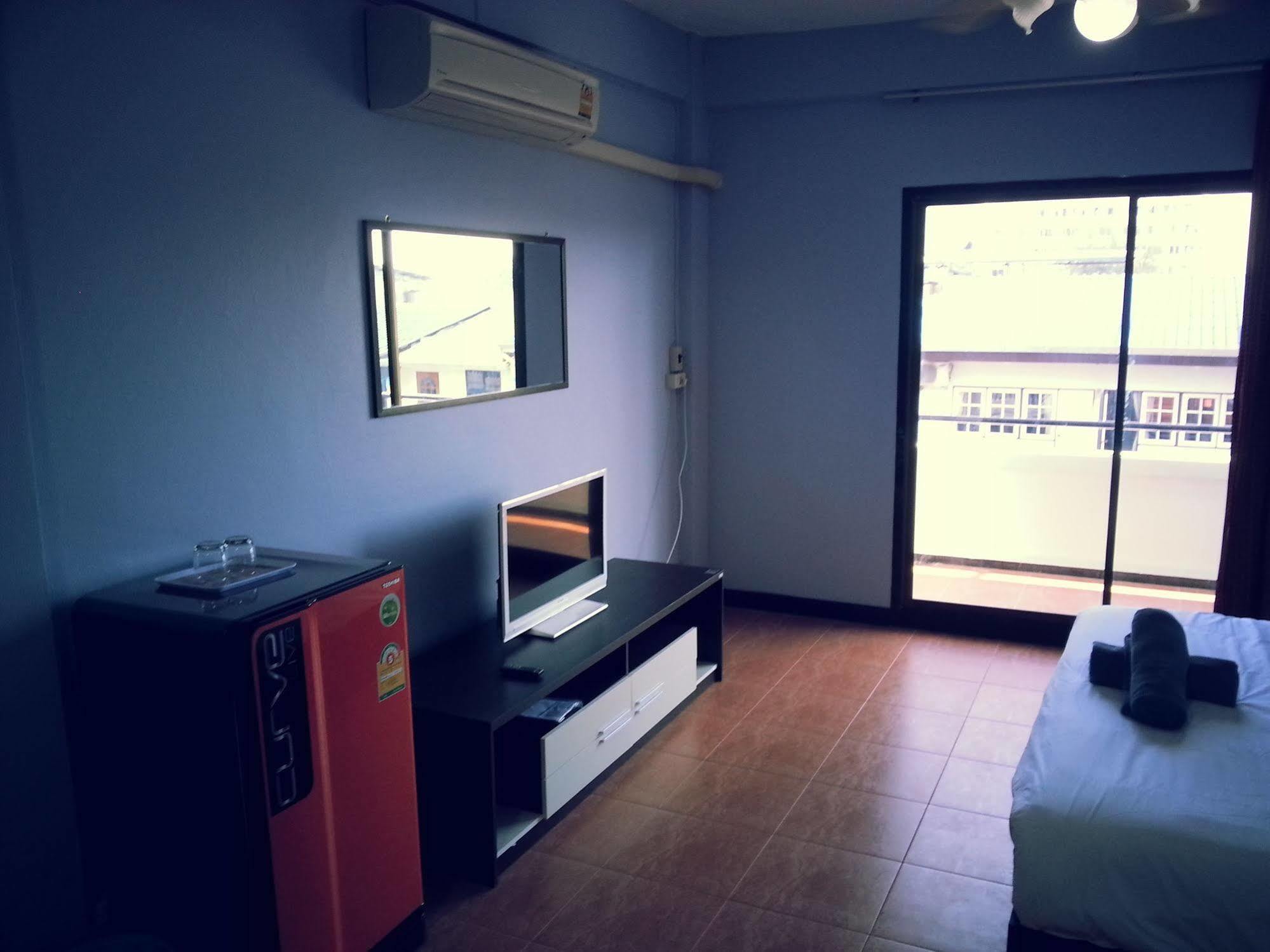 Oyo 963 Sunshine Guesthouse Pattaya Buitenkant foto