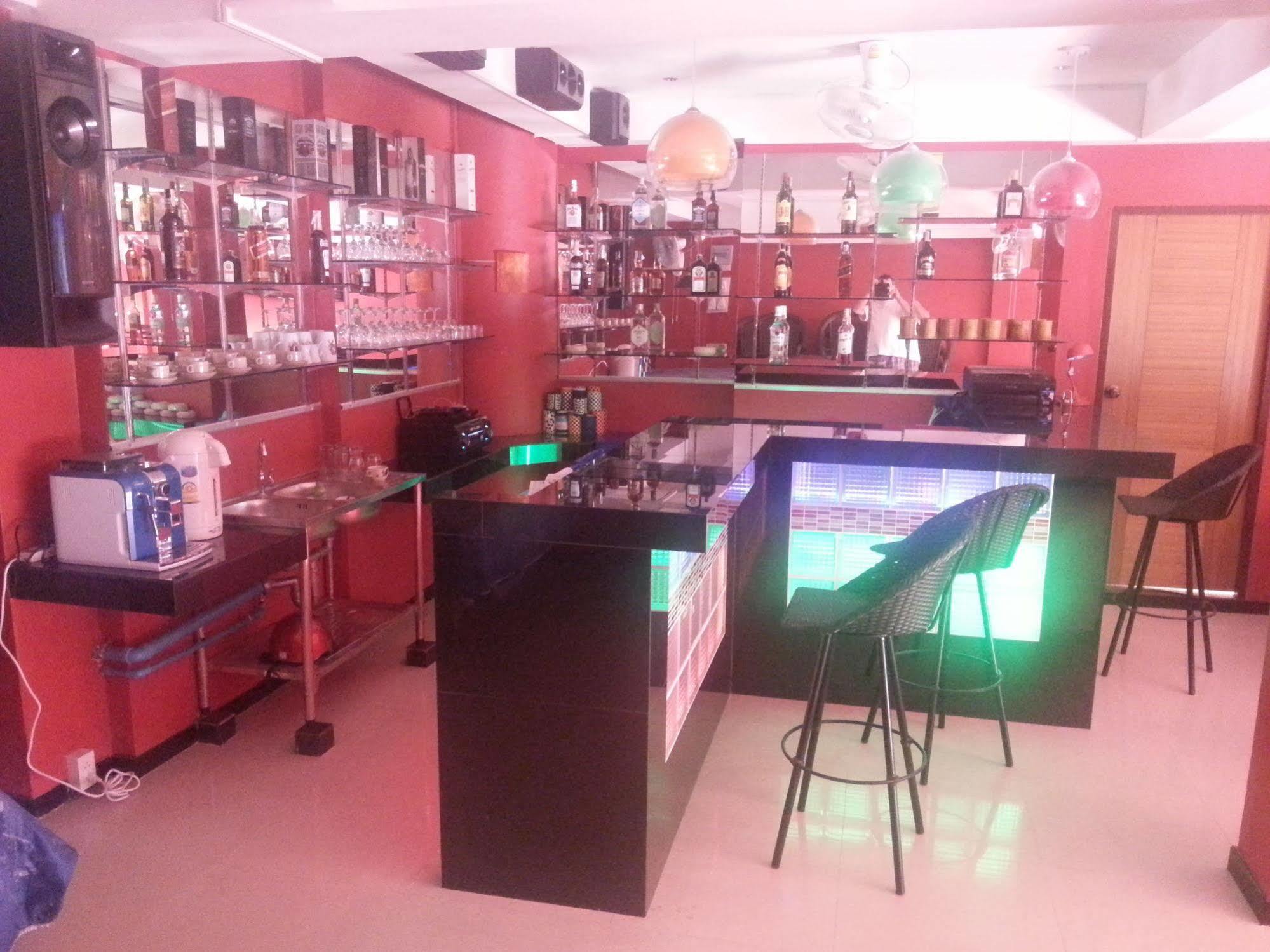 Oyo 963 Sunshine Guesthouse Pattaya Buitenkant foto